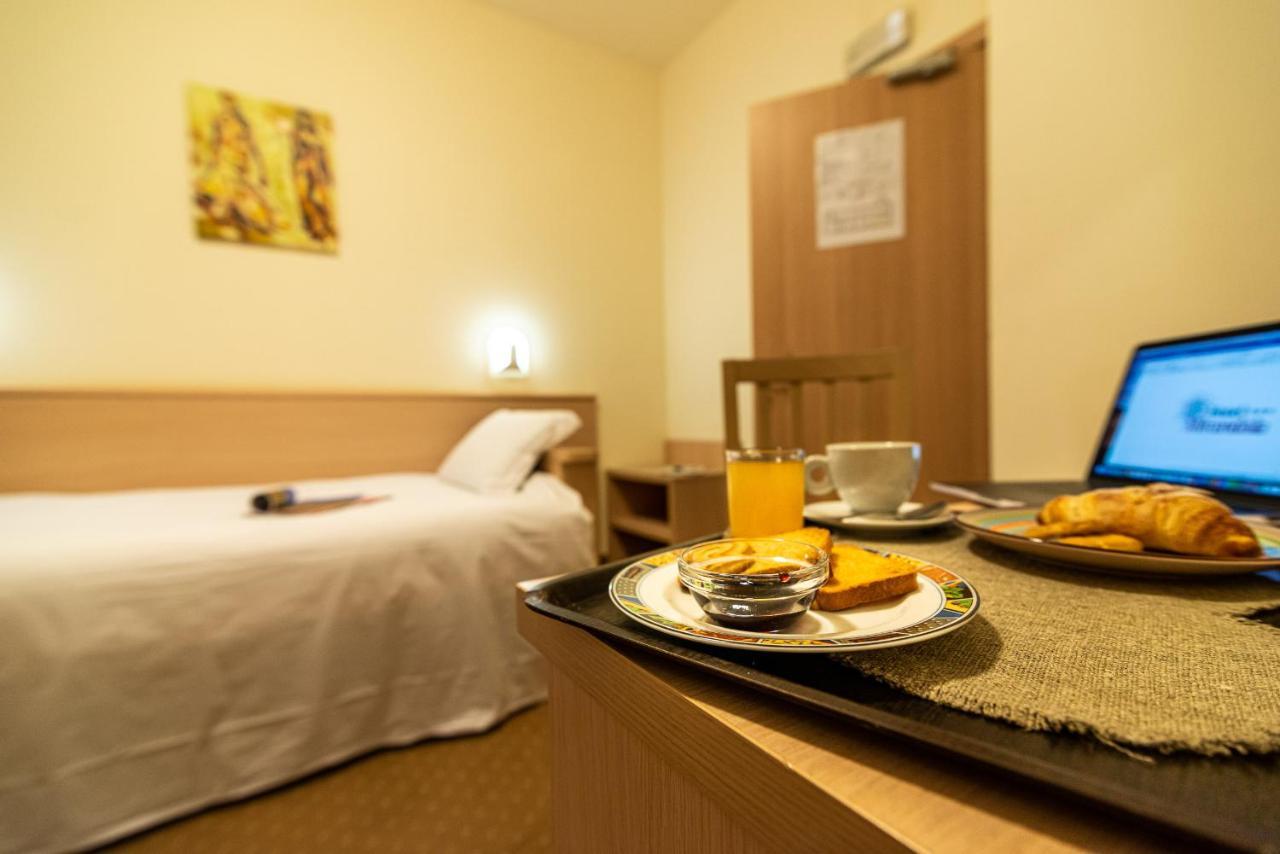 Hotel Mirandola Esterno foto