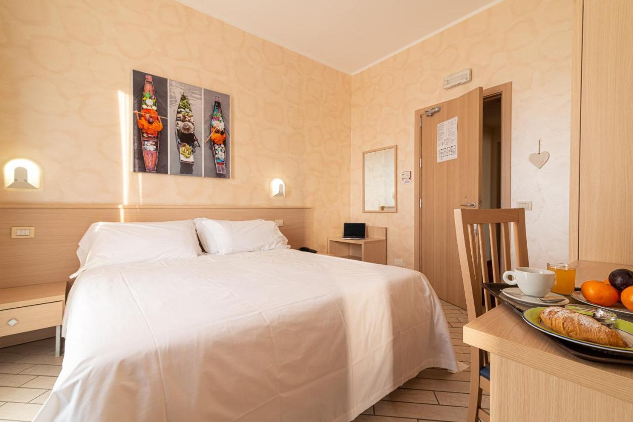 Hotel Mirandola Esterno foto